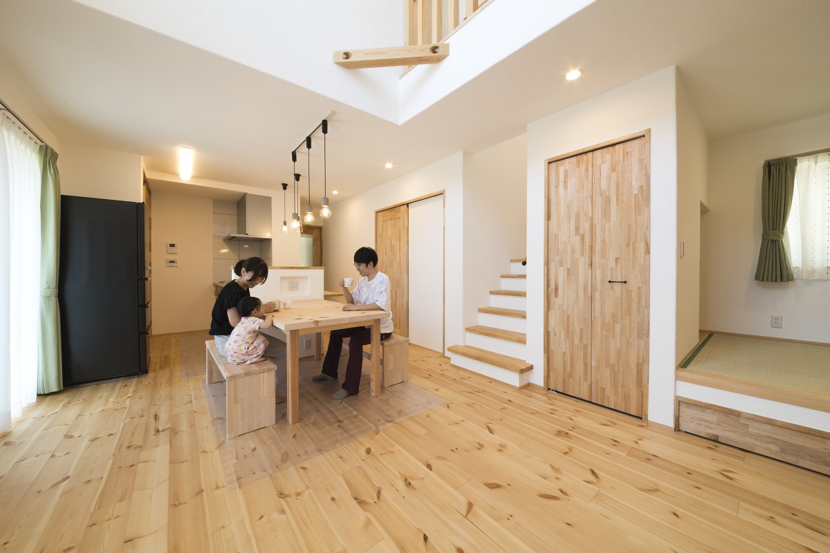 木材や石など無垢な素材との暮らしは 心身ともに健やかで、心地が良い!
