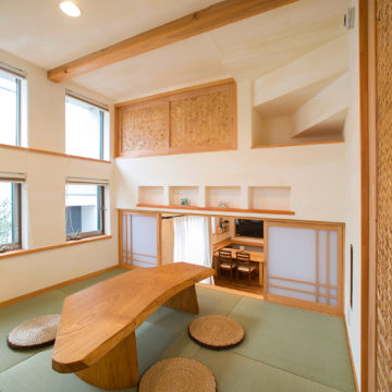 施工事例 | 天然石や無垢材、漆喰壁など 自然素材で満たされた空間 | 愛媛県の注文住宅は無添加住宅正規代理店みのりホームへ