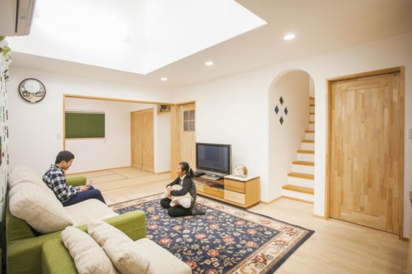 施工事例 | 広いリビングで家族が思い思いの時間を過ごすそんな夢が叶いました | 愛媛県の注文住宅は無添加住宅正規代理店みのりホームへ