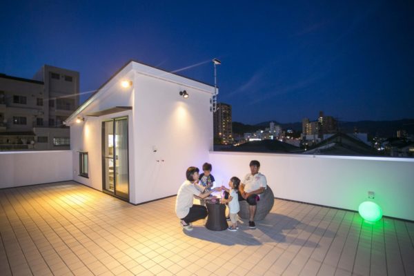 施工事例 | サンルームを併設したリビングが広々ゆったり屋上庭園も自慢！ | 愛媛県の注文住宅は無添加住宅正規代理店みのりホームへ