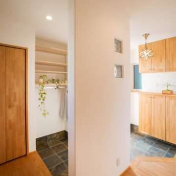 施工事例 | 玄関コレクション | 愛媛県の注文住宅は無添加住宅正規代理店みのりホームへ